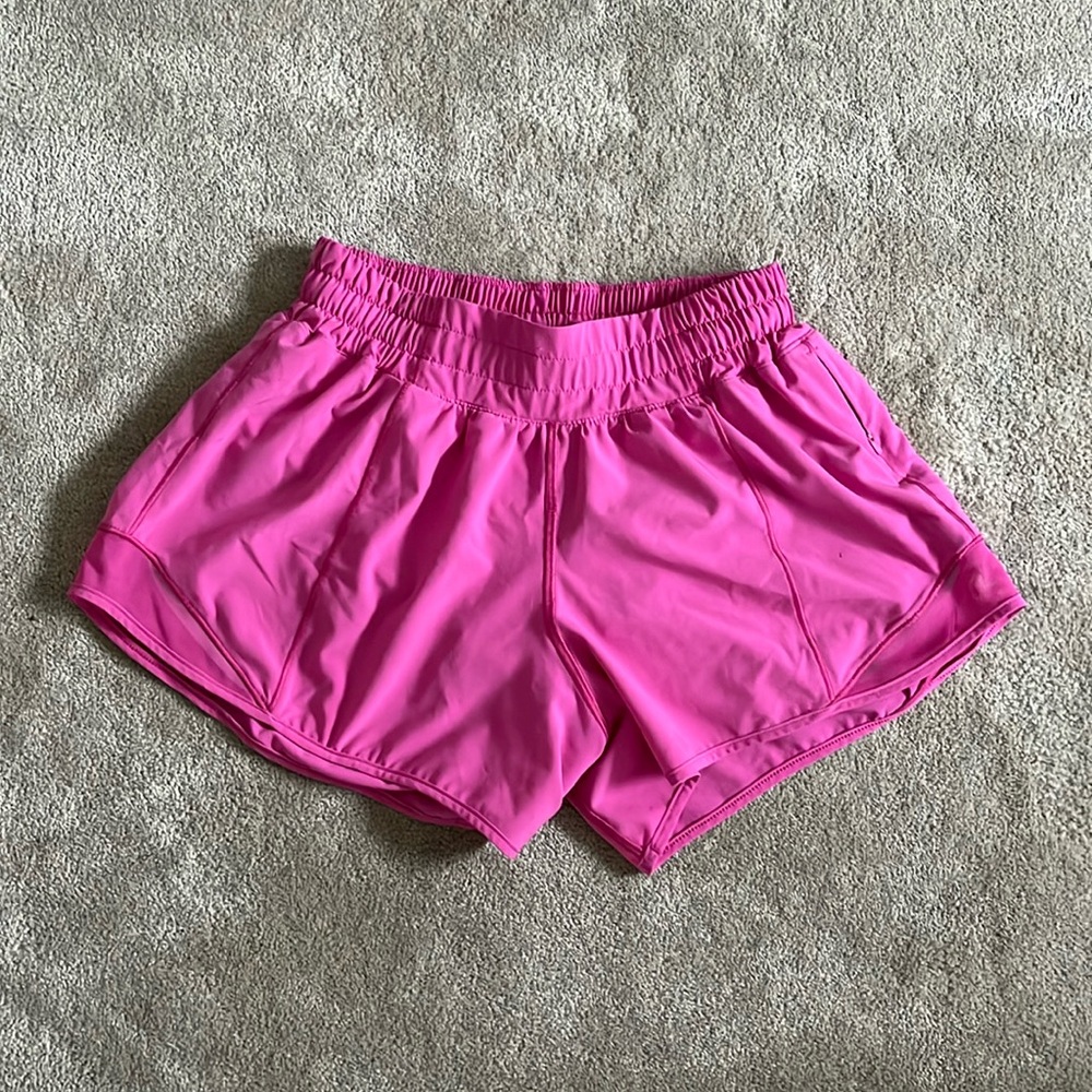 lululemon hotty hot 4” shorts (hot pink)